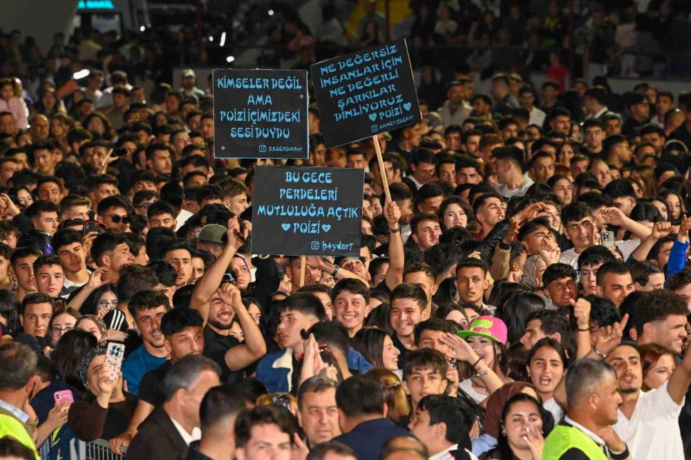 Kumluca’da Festival Coşkusu Poizi Konseriyle Devam Etti