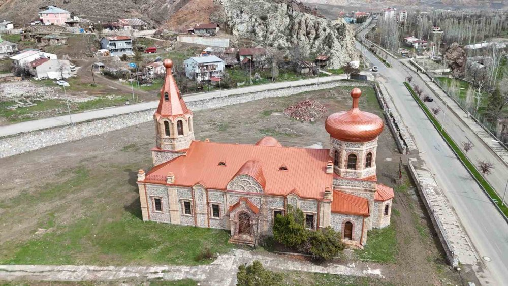 Kütüphane, Kafe ve Yaşam Alanı.. Oltu’daki Tarihi Rus Kilisesi Yeni Kimliğine Kavuşuyor!