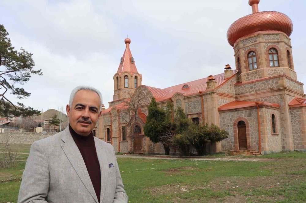 Kütüphane, Kafe ve Yaşam Alanı.. Oltu’daki Tarihi Rus Kilisesi Yeni Kimliğine Kavuşuyor!