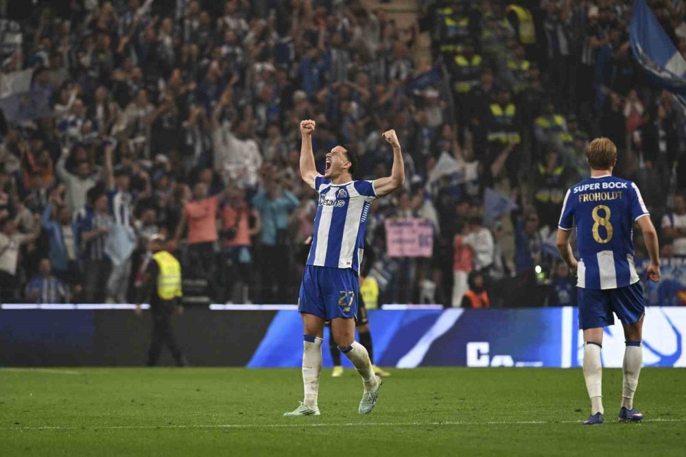 Zirvede Zafer, Tarihte 31. Şampiyonluk.. Porto Alverca’yı Geçti, Kupaya Ulaştı!