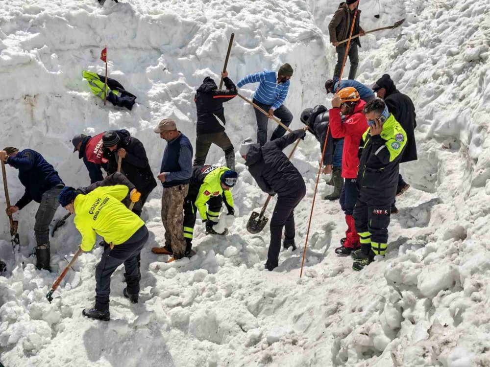 122 Gün Sonra.. Artvin’de Çığ Altında Kalan Çoban İçin Arama Çalışmaları Sürüyor!