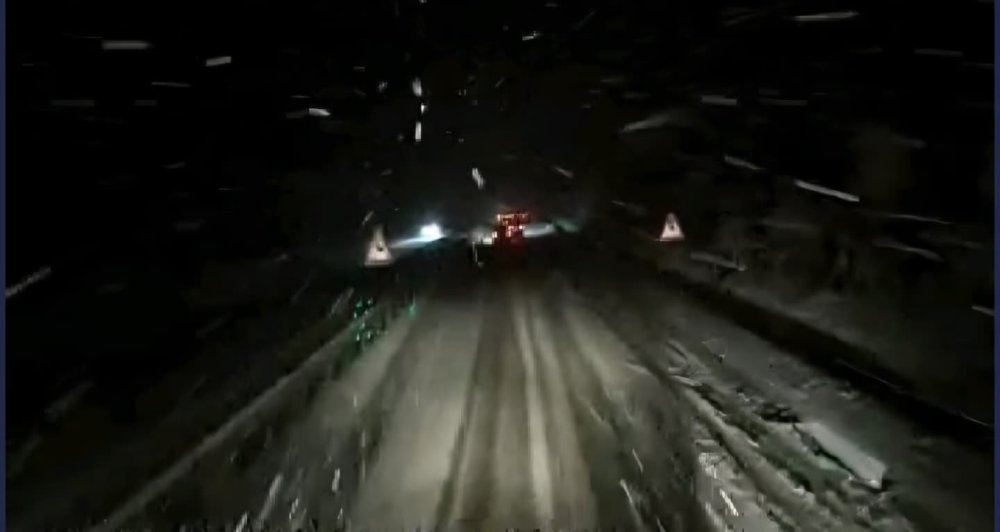 Ani Kar Yağışı Nedeniyle Bazı Yollar Ulaşıma Kapatıldı
