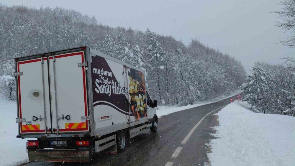 Bolu’da Kış Sürprizi.. Abant Gölü’nde Kar Kalınlığı 20 Santimetreyi Aştı!