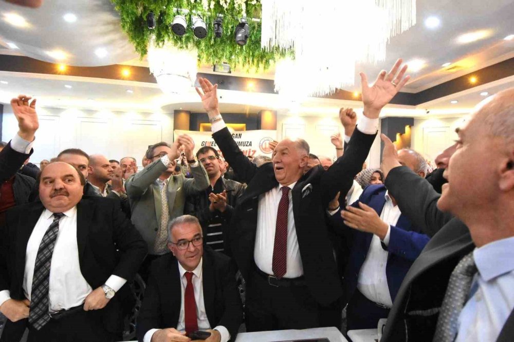 Erzurum ESOB’da Seçim Heyecanı: Esnaf, ’Fırat ile Devam’ Dedi