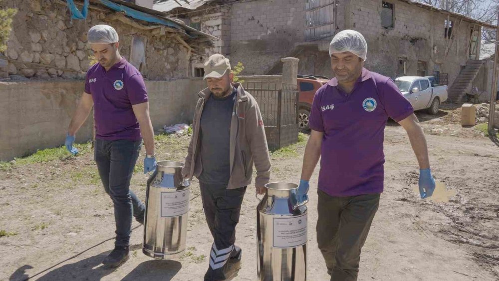 Kırsalda Büyük Dönüşüm Başlıyor.. İspir’de Süt Üreticisinin Emeği Değere Dönüşecek!