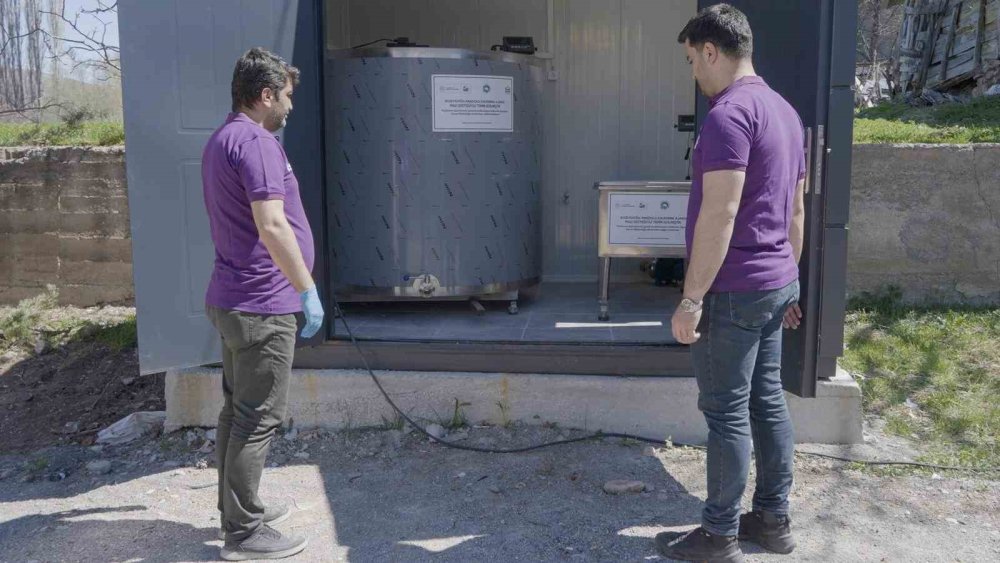Kırsalda Büyük Dönüşüm Başlıyor.. İspir’de Süt Üreticisinin Emeği Değere Dönüşecek!