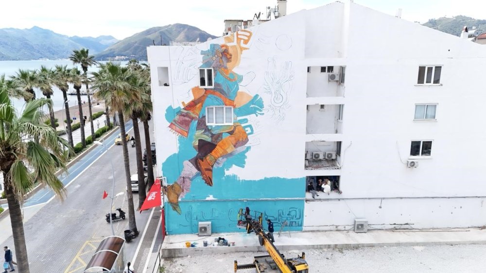Marmaris Duvarları Latin Motifleriyle Renkleniyor