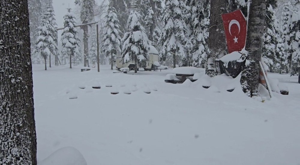 Mayıs Ayında 60 Santimetre Kar Yağdı