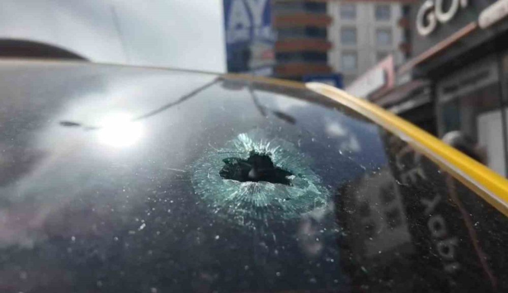 Ağrı’da Adliye Önünde Gerilim.. Boşanma Süreci Silahlı Saldırıya Dönüştü!
