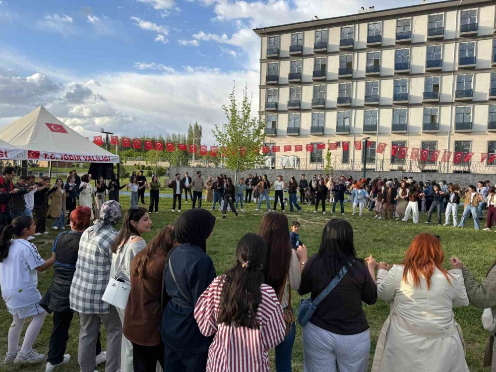 Iğdır’da Hıdırellez Şenliği Renkli Görüntülere Sahne Oldu