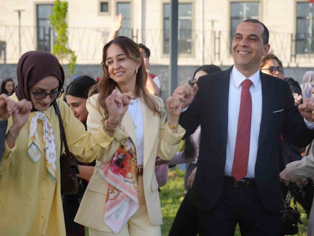 Iğdır’da Hıdırellez Şenliği Renkli Görüntülere Sahne Oldu