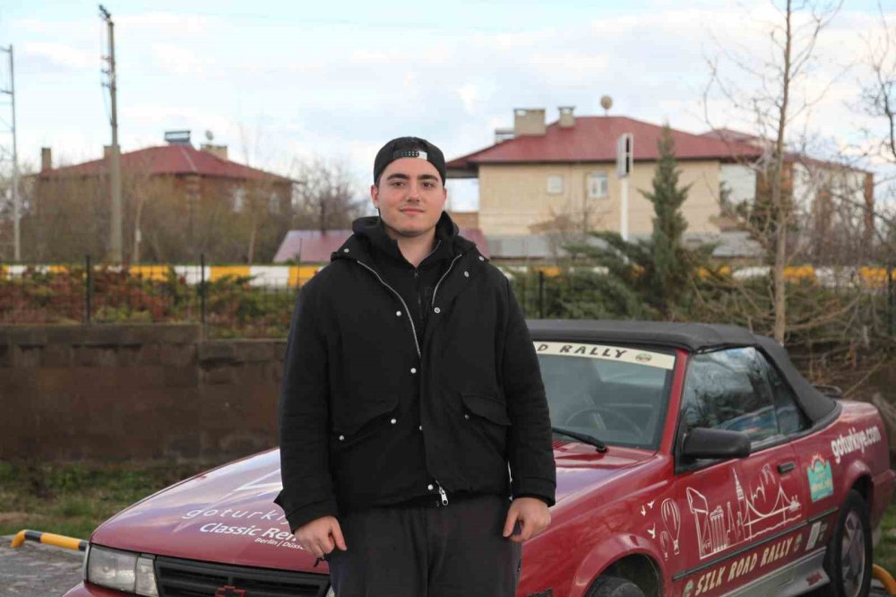 Almanya’dan Nepal’e Uzanan Ralli.. Ahlat’ın Tarihi Mirası İlgi Odağı Oldu!