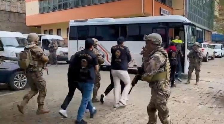 Artvin Merkezli 22 Kentte Suç Örgütlerine Operasyon.. 23 Şüpheli Tutuklandı!