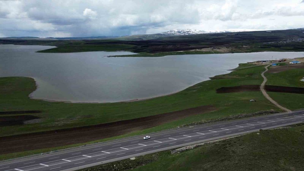 Kars Barajı Tam Kapasiteye Ulaştı.. Kontrollü Su Tahliyesi Başlıyor!