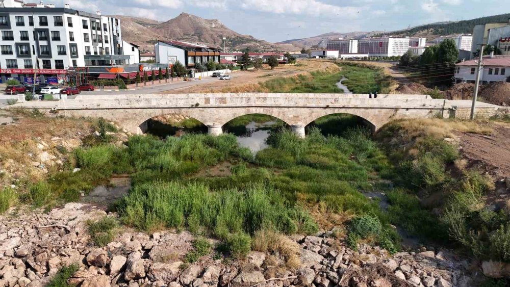 Kızılırmak’a Rengini Veren Fadlum Irmağı 8 Ay Sonra Yeniden Coştu