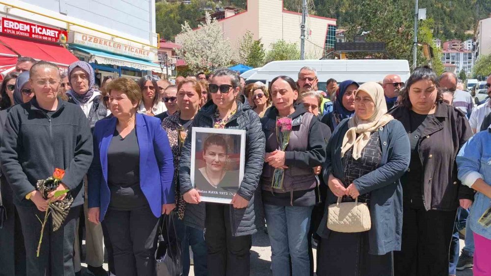 Artvin’de Nalan Kaya İçin Tepki Yürüyüşü.. Hiçbir Çocuk Susturulmasın!