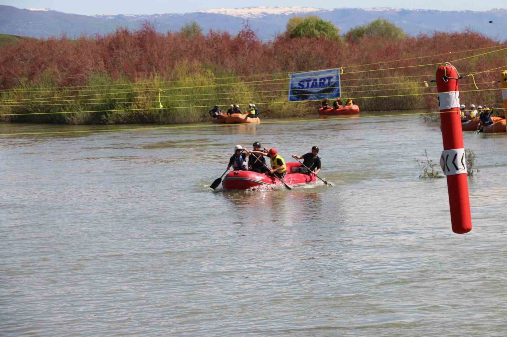 Bingöl’de Rafting Şöleni: Türkiye Şampiyonası Coşkuyla Başladı