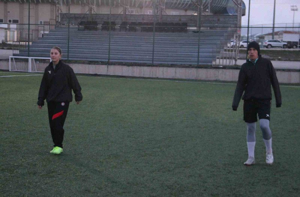 Erzurum’un İlk Kadın Futbol Takımı Sahaya Çıkıyor.. Hedef 2. Lig ve Başarı!