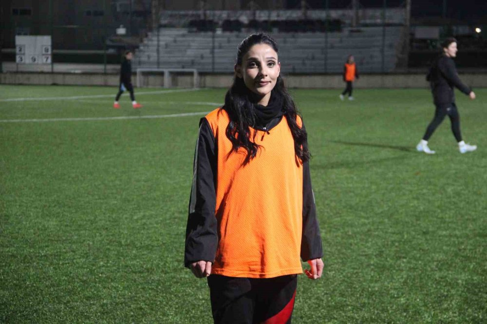 Erzurum’un İlk Kadın Futbol Takımı Sahaya Çıkıyor.. Hedef 2. Lig ve Başarı!