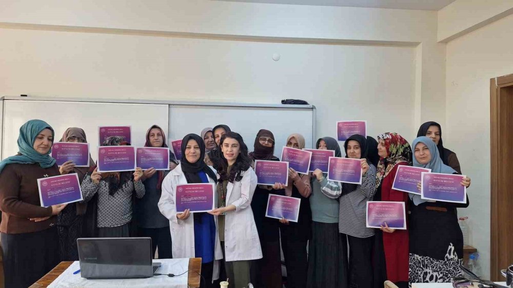 Bayburt’ta ‘Menopoz Okulu’ Eğitimleri Devam Ediyor