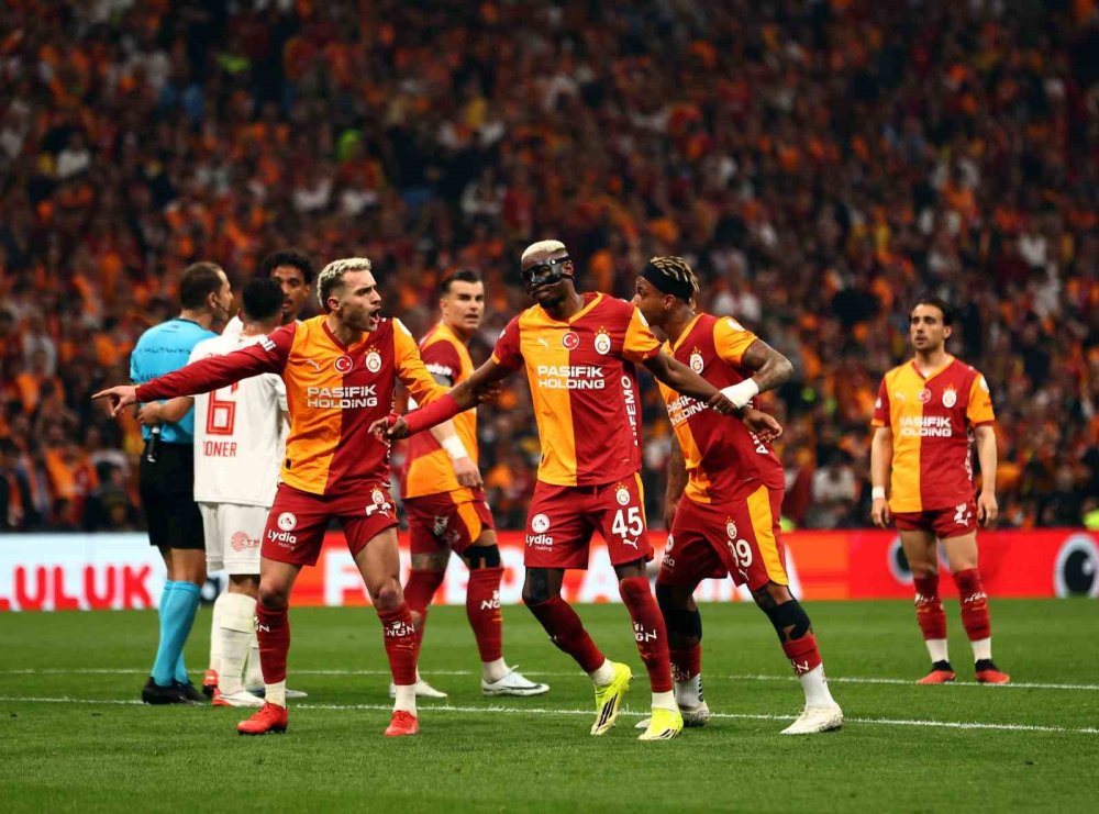 Galatasaray’dan Tarihi Zafer.. Süper Lig’de 26. Şampiyonluk Geldi!