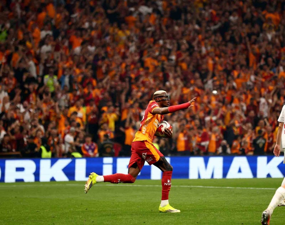 Galatasaray’dan Tarihi Zafer.. Süper Lig’de 26. Şampiyonluk Geldi!