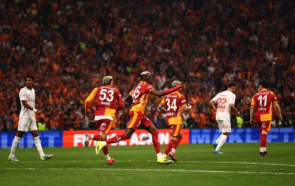 Galatasaray’dan Tarihi Zafer.. Süper Lig’de 26. Şampiyonluk Geldi!