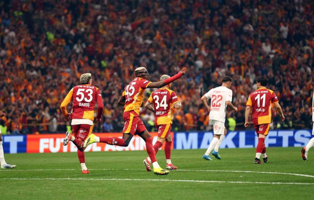 Galatasaray’dan Tarihi Zafer.. Süper Lig’de 26. Şampiyonluk Geldi!