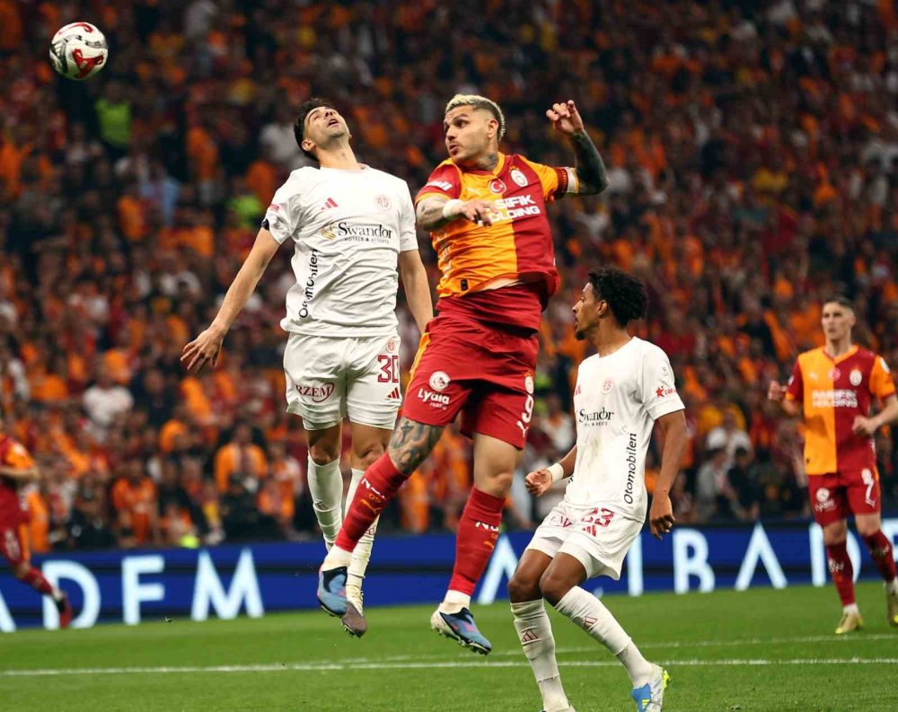 Galatasaray’dan Tarihi Zafer.. Süper Lig’de 26. Şampiyonluk Geldi!