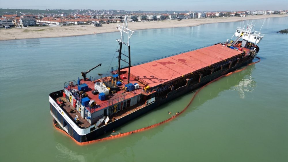 Karaya Oturan Gemide Sızıntı Riski: Karadeniz İçin Önlem Alındı