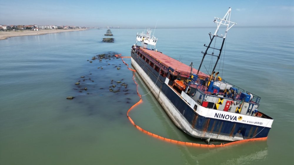 Karaya Oturan Gemide Sızıntı Riski: Karadeniz İçin Önlem Alındı