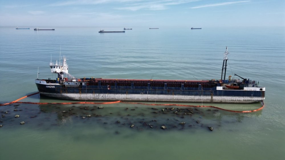 Karaya Oturan Gemide Sızıntı Riski: Karadeniz İçin Önlem Alındı