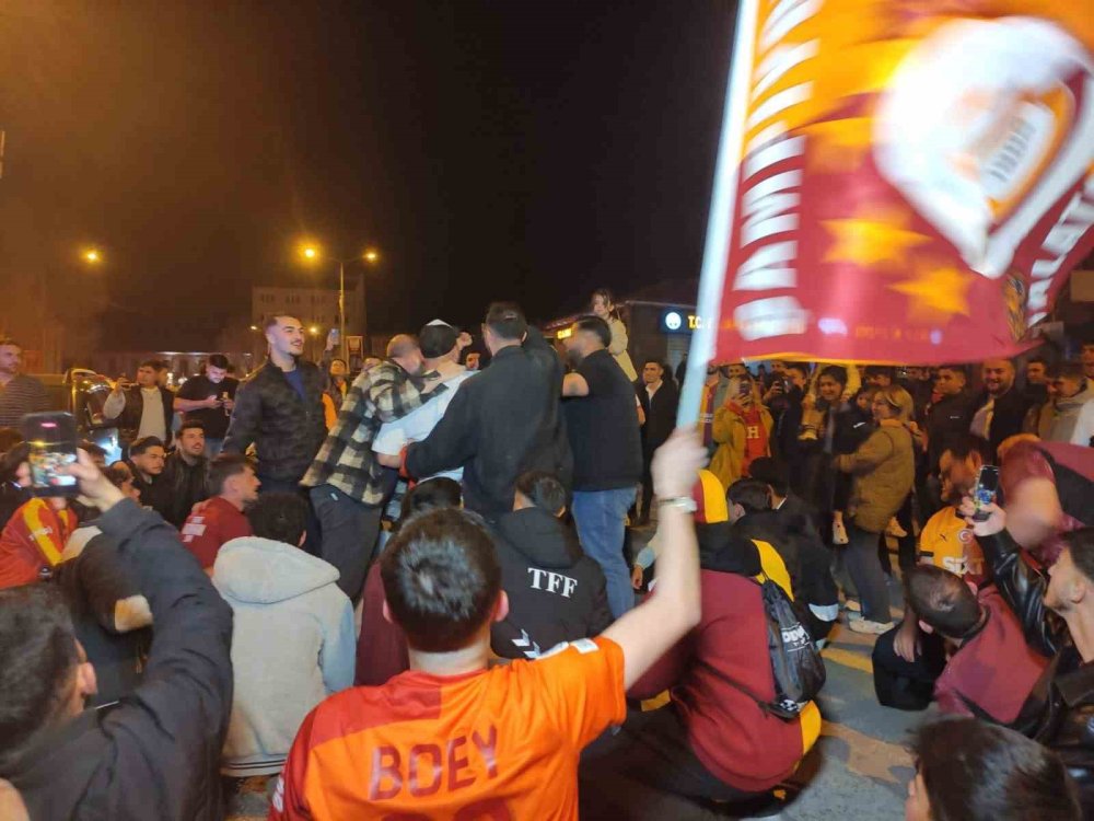 Ardahan’da Galatasaray’ın Şampiyonluk Sevinci Yaşandı