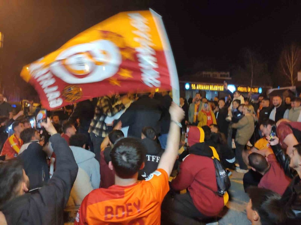 Ardahan’da Galatasaray’ın Şampiyonluk Sevinci Yaşandı