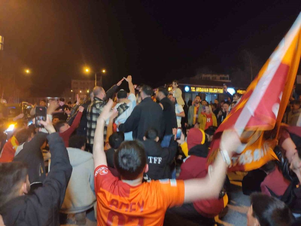 Ardahan’da Galatasaray’ın Şampiyonluk Sevinci Yaşandı