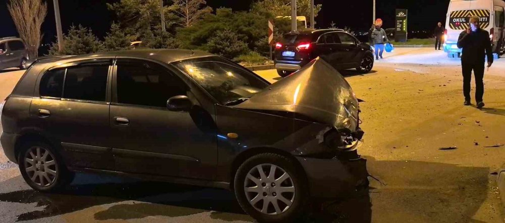 Erzurum’da Akşam Saatlerinde Trafik Kazası: 2 Yaralı