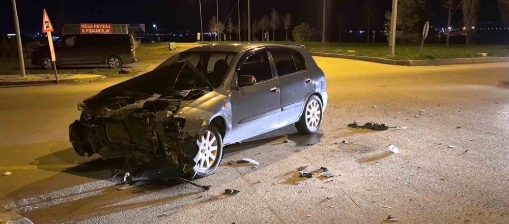 Erzurum’da Akşam Saatlerinde Trafik Kazası: 2 Yaralı