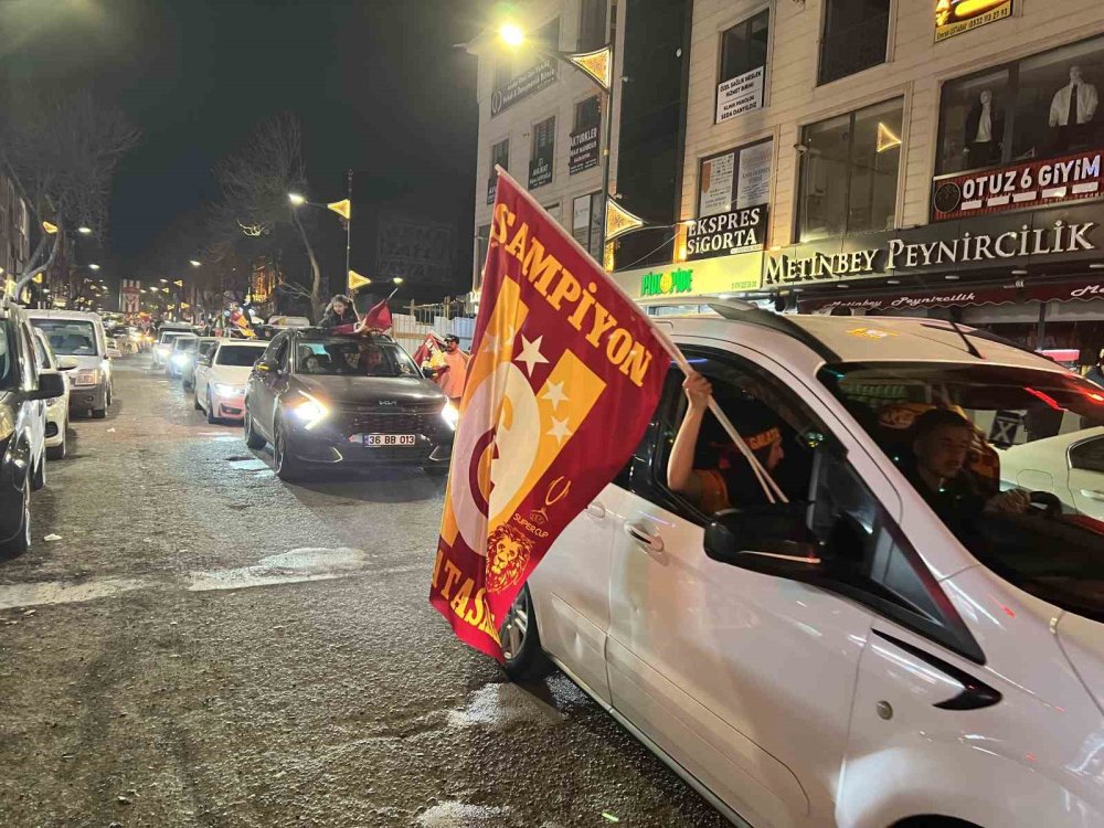 Galatasaray’ın Erken Gelen Şampiyonluğu.. Kars’ta Kutlamalar Geceye Damga Vurdu!