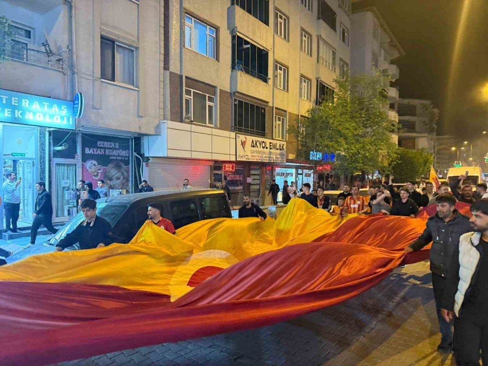Galatasaray’ın Şampiyonluğu Iğdır’da Taraftarları Sokağa Döktü