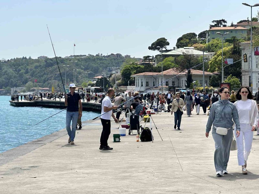 İstanbul’da Hafta Sonu: Güneşi Gören Sahile Koştu