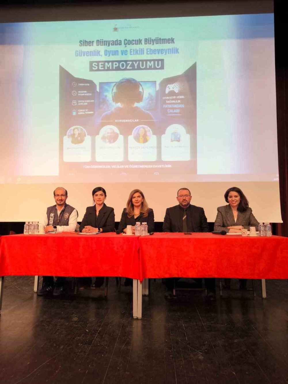 Kars’ta Velilere Siber Güvenlik Semineri.. Çocuklar İçin Kritik Uyarılar Yapıldı!