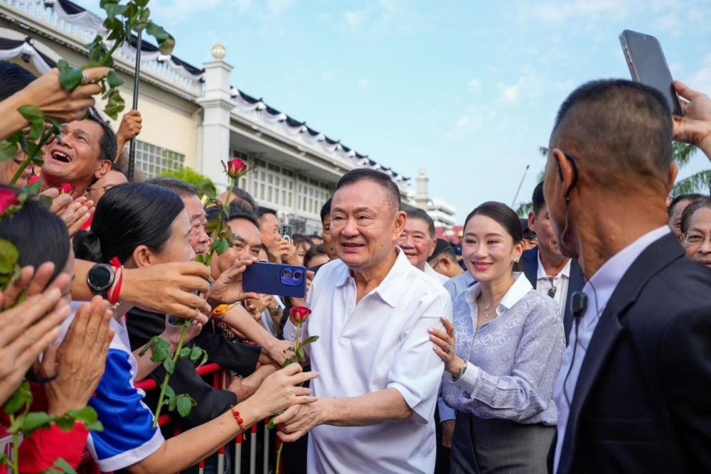 Tayland’ın Eski Başbakanı Thaksin Shinawatra Tahliye Edildi