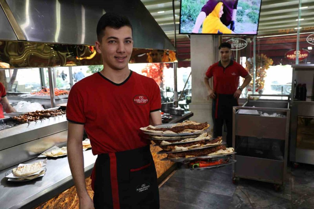 Uzmanlardan Dikkat Çeken Açıklama.. Adana Kebabı Sağlıklı Yaşamı Destekliyor!