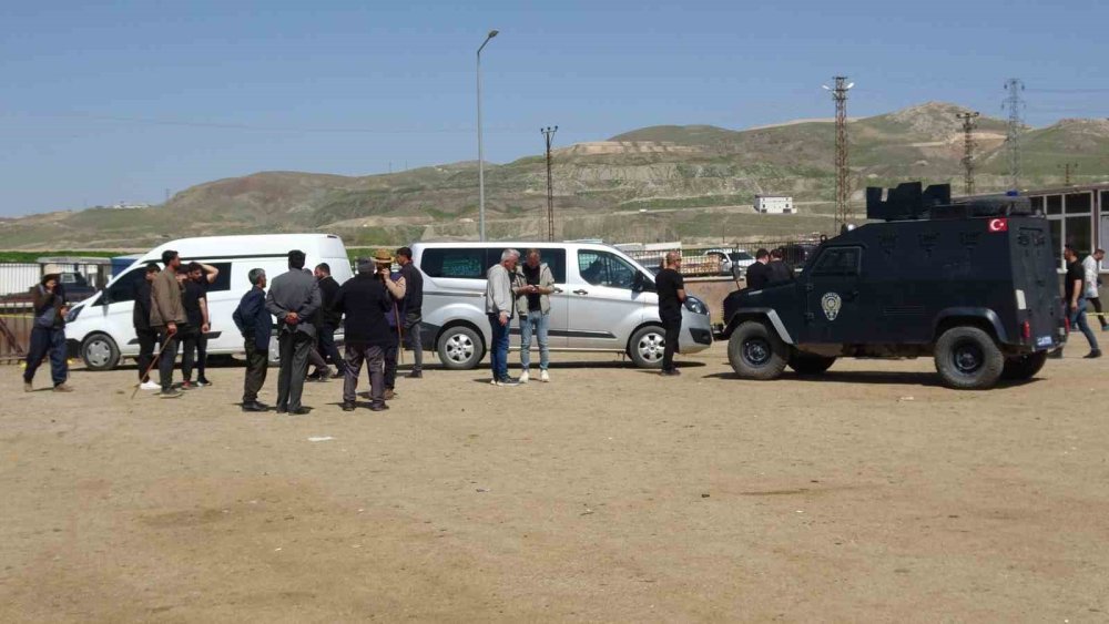 Van’da Hayvan Pazarında Silahlı Kavga: 1 Ölü, 13 Yaralı
