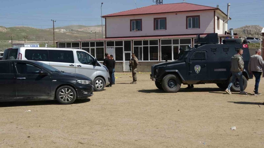 Van’da Hayvan Pazarında Silahlı Kavga: 1 Ölü, 13 Yaralı