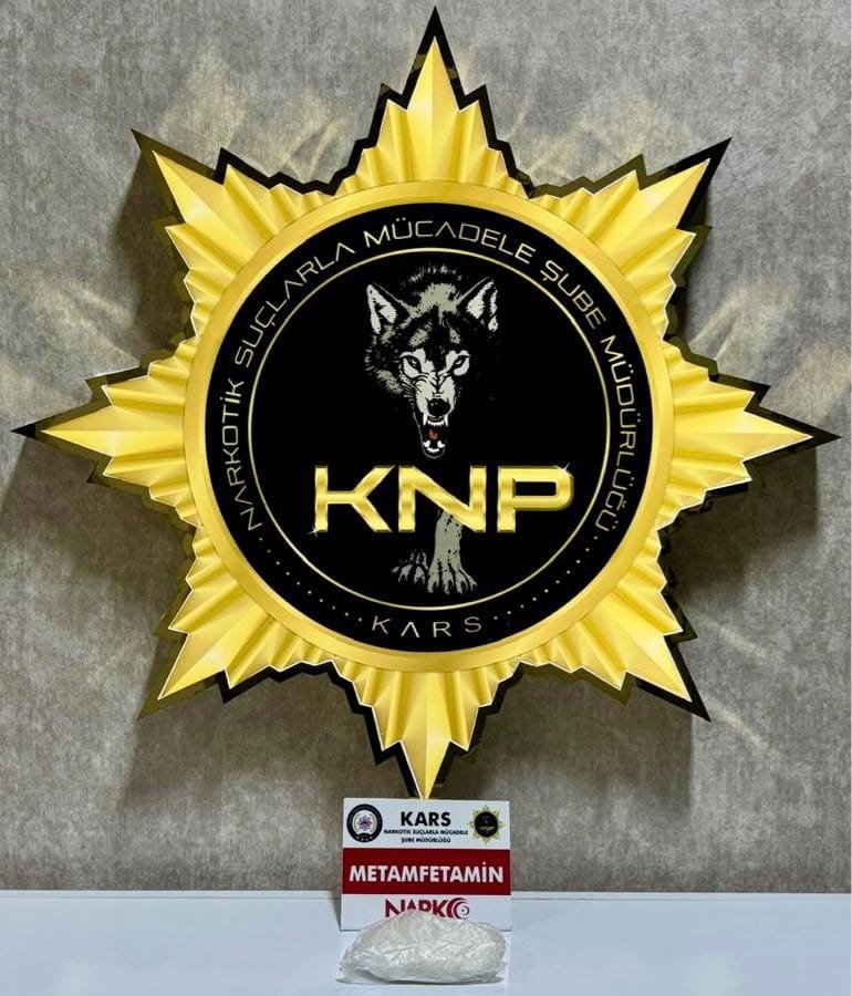 Kars’ta Narkotik Operasyonu.. Metamfetamin Baskınında 2 Kişi Tutuklandı!