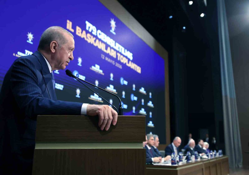 Rozetini Erdoğan Taktı.. CHP’li Burcu Köksal ve Veysel Topçu AK Parti’de!