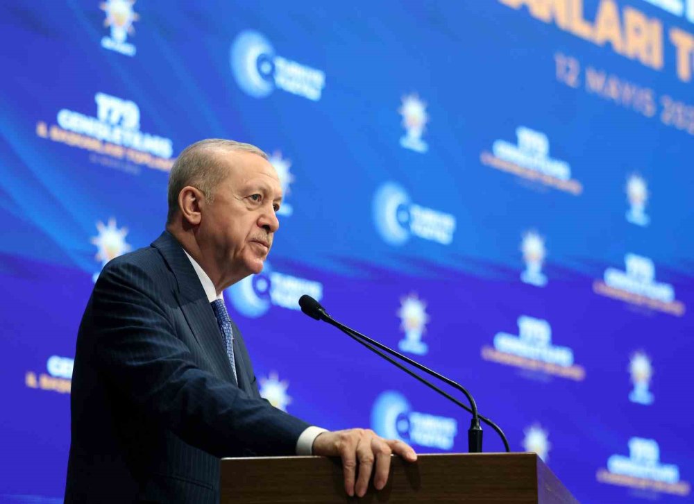 Rozetini Erdoğan Taktı.. CHP’li Burcu Köksal ve Veysel Topçu AK Parti’de!