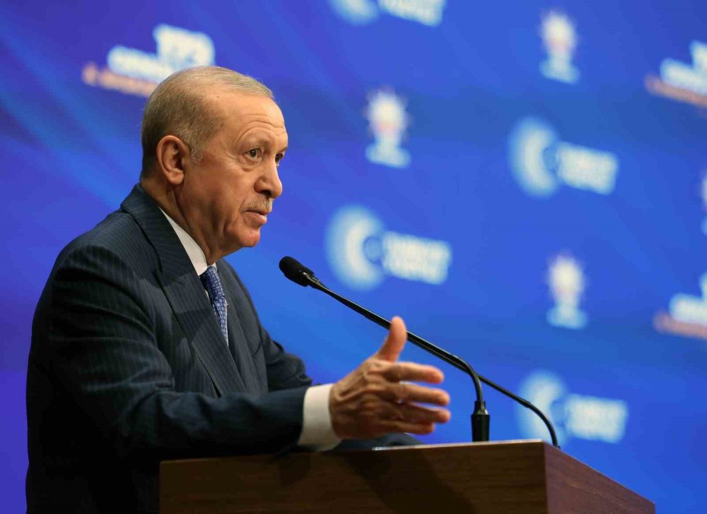Rozetini Erdoğan Taktı.. CHP’li Burcu Köksal ve Veysel Topçu AK Parti’de!