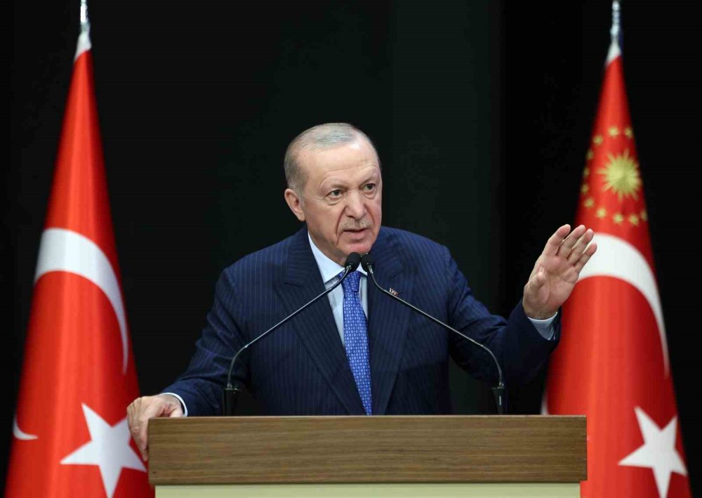 Rozetini Erdoğan Taktı.. CHP’li Burcu Köksal ve Veysel Topçu AK Parti’de!